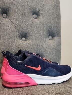 Nike Women's Navy and Bright Pink AIR Max Sport Sneakers